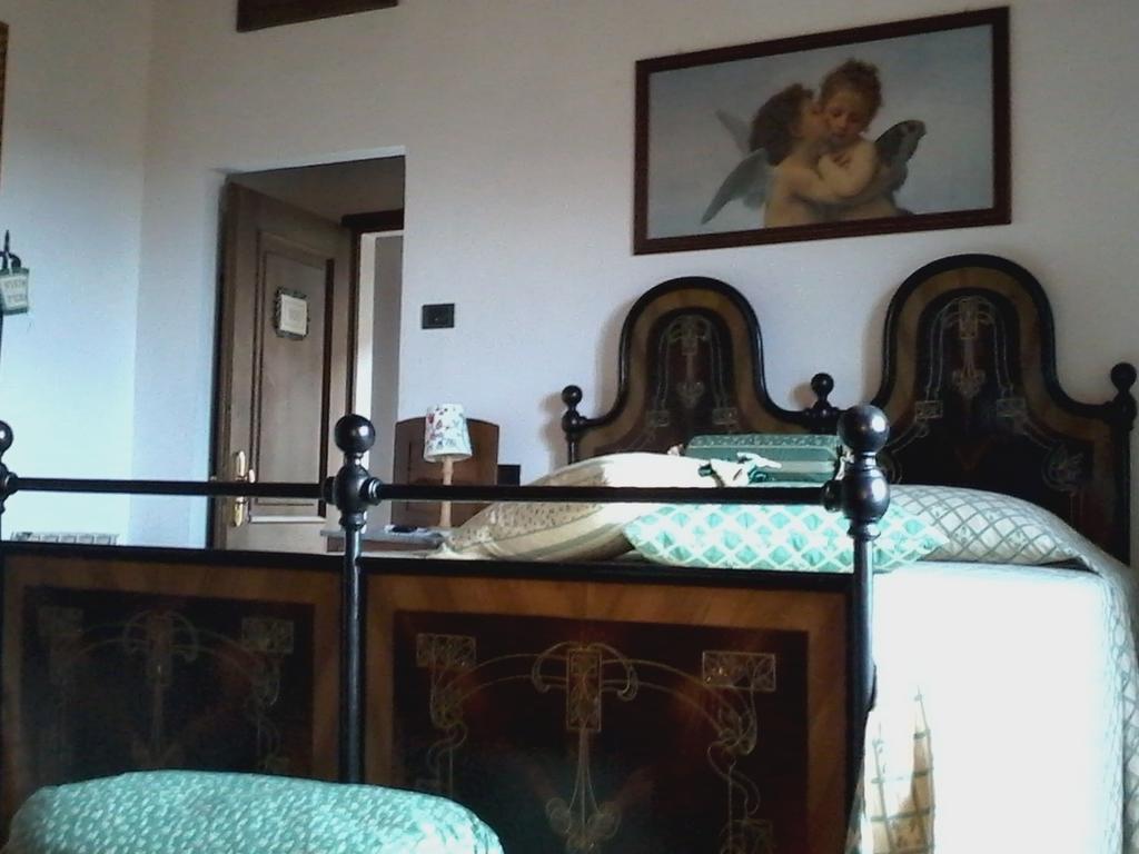 ホテル Cisterna Nel Borgo カスティリオーネ・ドルチャ 部屋 写真